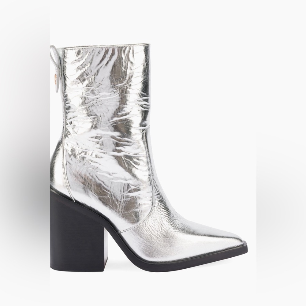 Larroude James silver Crinkle Leather ankle Boots 6.5